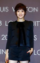 组图：孙俪率性亮相 透露新戏计划