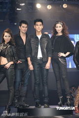 组图：彭于晏接手阮经天代言 自曝常年不洗牛仔裤