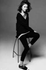 幻灯：景甜全新大片演绎独立气质 清纯冷艳双生花