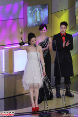 组图：林依晨凭《我可能不会爱你》二度获金钟视后