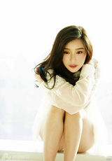 组图：熊乃瑾魅惑写真曝光 笑容甜美随性