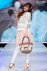 组图：叶熙祺参加日本神户国际时装秀 清新萌感