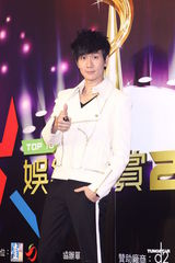 组图：柯震东萧亚轩同场不同台 蔡依林恐吓媒体