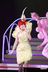 组图：梁静茹香港红馆个唱落幕 造型百变气氛热