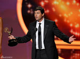 组图：艾美奖现场 凯尔-钱德勒获剧情类男主角奖