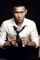 组图：功夫小生谢孟伟荧幕硬汉初长成