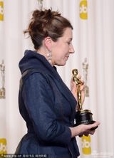 组图：奥斯卡后台-贾桂琳-杜伦获最佳服装设计