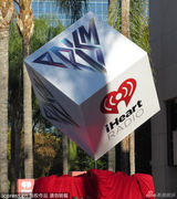 组图：凯蒂佩里新专辑发布 穿透视裙调戏主持人