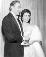 组图：伊丽莎白-泰勒与历任丈夫甜蜜瞬间