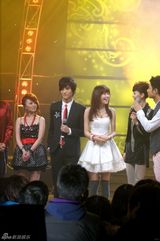 幻灯图：张峻宁登东方春晚 《歌舞青春》主题歌曝光