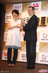 组图：张小燕黄子佼战金钟 纪念25年师徒情