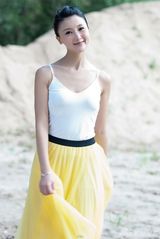 高清组图：甘薇初秋美肤写真 肤如凝脂素颜美女