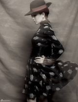 马苏《优品》唯美大片：寂寞是绽放的理由(图)