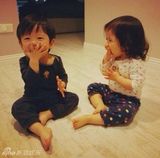 组图：台湾龙凤胎宝贝超萌生活照爆火