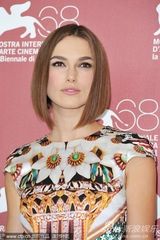 组图：《危险方法》记者会 奈特莉花裙黑超抢眼