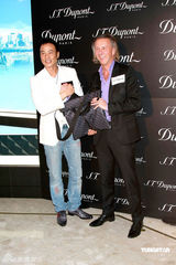 幻灯图：任达华收藏金银钻石打火机 被女儿强制戒烟