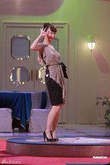 组图：陈慧琳产后复出录节目尽显辣妈本色