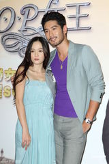 组图：陈乔恩赞高以翔迷人 欲电影戏剧两手抓