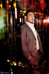 组图：型叔姜武居家大片 闲适自然展多面魅力