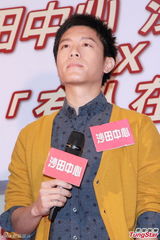 组图：韦礼安赞女友身材好 获粉丝送礼物惹尴尬