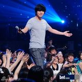 组图：韩国复活乐队等录音乐节目现场展现热情