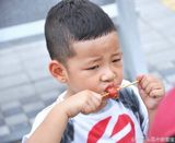 组图：郭涛爱子石头成长相册 小大人纯爷们儿