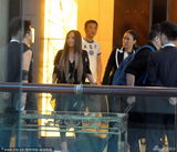 组图：那英张惠妹苦等庾澄庆热聊不停