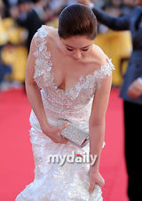 组图：郑日宇李彩英等出席韩国全州电影节开幕式