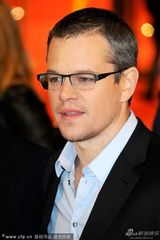 组图：《应许之地》首映 简-方达穿皮草助阵