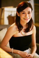 组图：江若琳《爱闪亮》杀青曝人物关系图