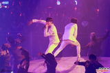 组图：东方神起开唱 劲歌热舞粉丝high不停