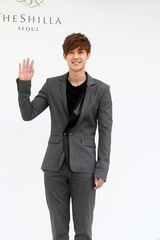 高清组图：金贤重李栋旭等出席郑俊河婚礼