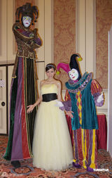 组图：陈霁平澳门出席活动 黄色公主裙亮相