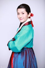 组图：谢娜扮大长今 穿韩服依旧搞笑