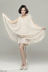 组图：《冰雪奇缘》主题曲MV 姚贝娜变冰雪女王