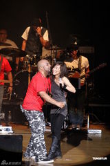 组图：陈杰演唱会众星捧场 林忆莲陈奕迅做嘉宾