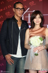 组图：陈妍希难忘前男友 大赞新片搭档甄子丹