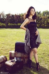 组图：黄小蕾新年推出限量写真纪念《蕾女心经》