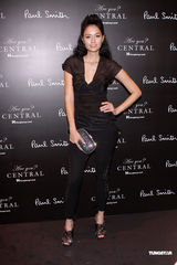 高清图：莫文蔚透露新MV演出浴戏 光头全裸自己做主