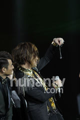 组图：张根硕独秀18分钟 湖南跨年夜送爱的抱抱