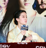 高清组图：新《倩女幽魂》韩国首映 刘亦菲穿韩服