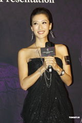 组图：谢婷婷现身为名表站台 身着黑裙性感迷人