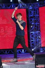 组图：严爵挑战唱跳险破音 林俊杰压轴热舞