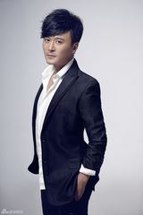 组图：赵会南时尚写真 解读《民国往事》狠角色