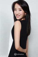 组图：李念时尚大片展成熟魅力