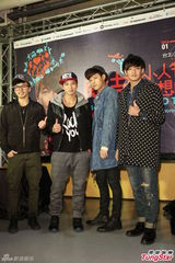 组图：陶喆与辣妹热舞互摸 谢霆锋帅气现身飙歌