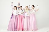高清组图：GirlsDay穿传统韩服向粉丝拜年
