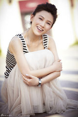 组图：聂鑫清凉夏日写真 邻家女孩清新气质