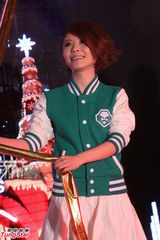 组图：黄雅莉自曝首次触电趣事