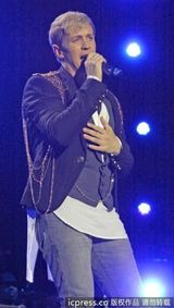组图：西城男孩英国告别巡演 深情放歌魅力不减